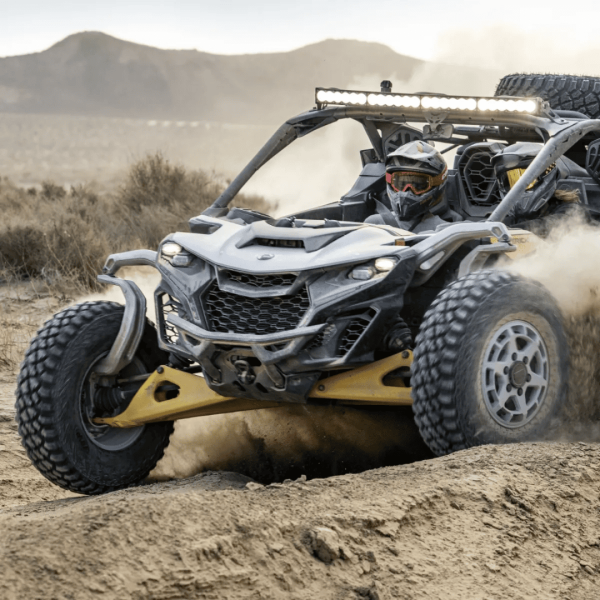 Defensa delantera negra original Maverick R can-am. - Imagen 2