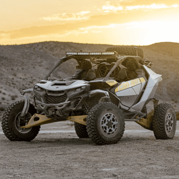 Defensa delantera negra original Maverick R can-am. - Imagen 3