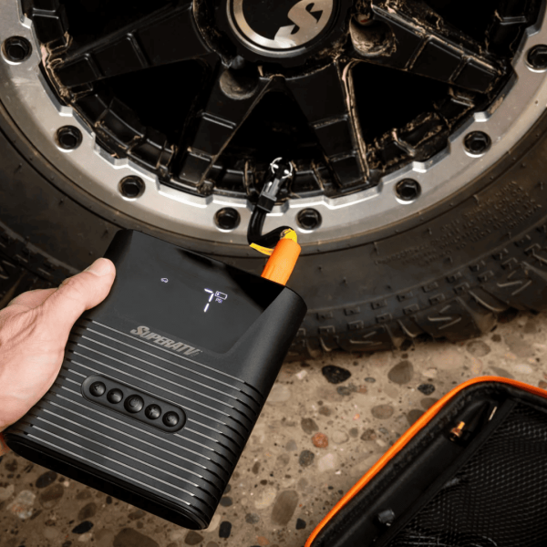 Jumper arrancador 12,000 mAh con compresor SUPERATV - Imagen 2